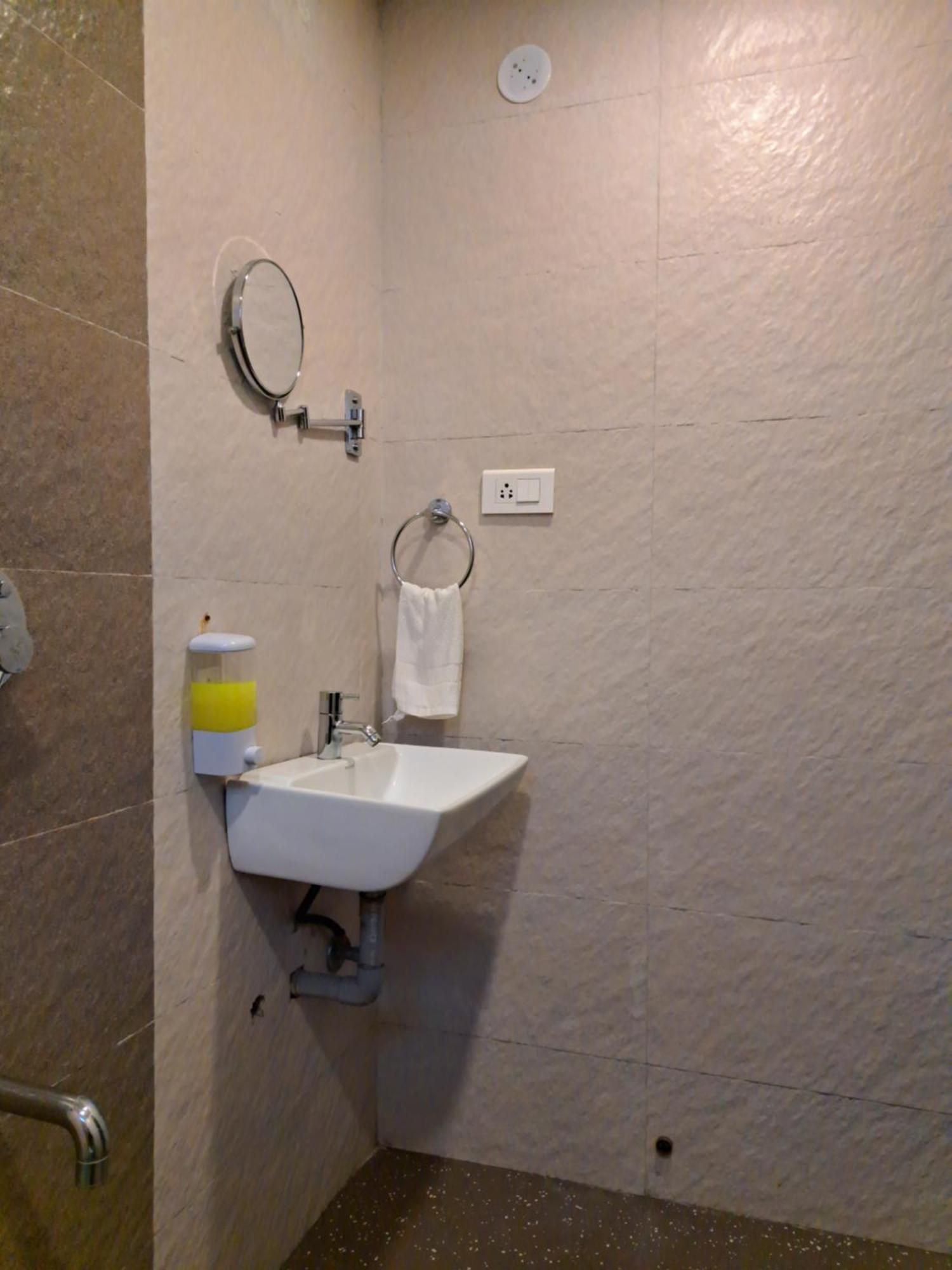 Hotel Onella Regency Panchgani Esterno foto